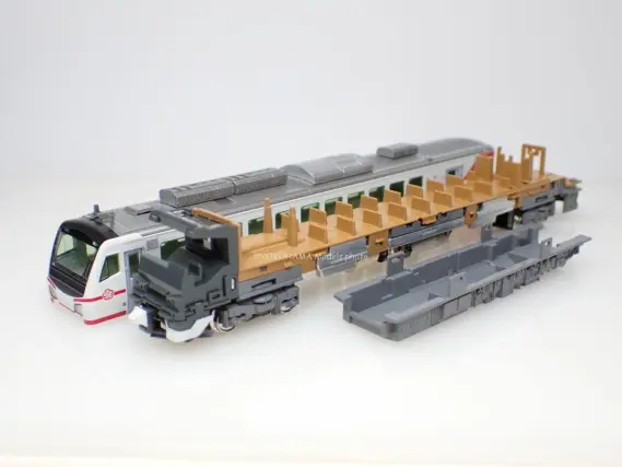 HB-E300系「ひなび（陽旅）」AH1編成が入線しました。KATO 10-1917 2両