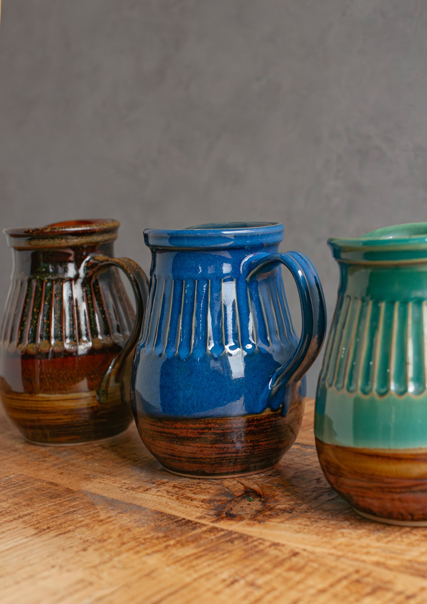 フラワーベース】群言堂 しのぎピッチャー｜嶋田窯 – &YOUKAEN (アンド