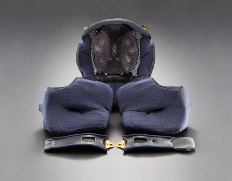 アストロ史上最高の被り心地「アストロGX」にチェッカー柄の新色