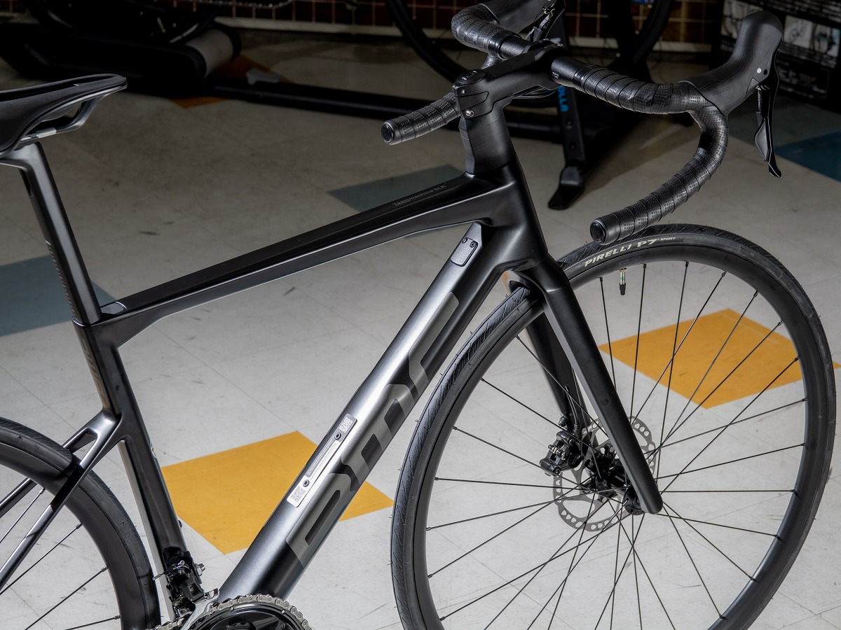 池Ⅽ店頭限定特価】BMCらしい技術の詰まったチームマシン数量限定特価