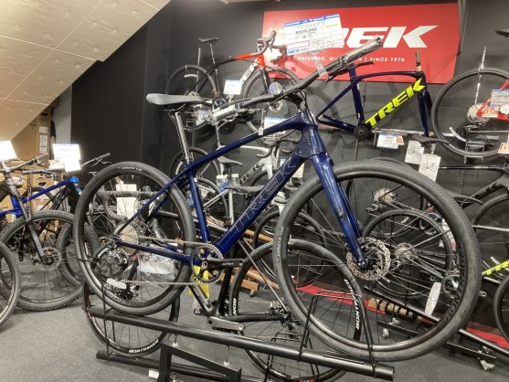 TREK】カーボンクロスバイク「FX SPORT」ワンランク上の走りを求める方