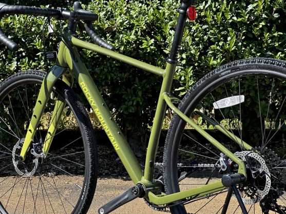 カナダのMTBメーカーが作る、本格アドベンチャーバイク！モデル