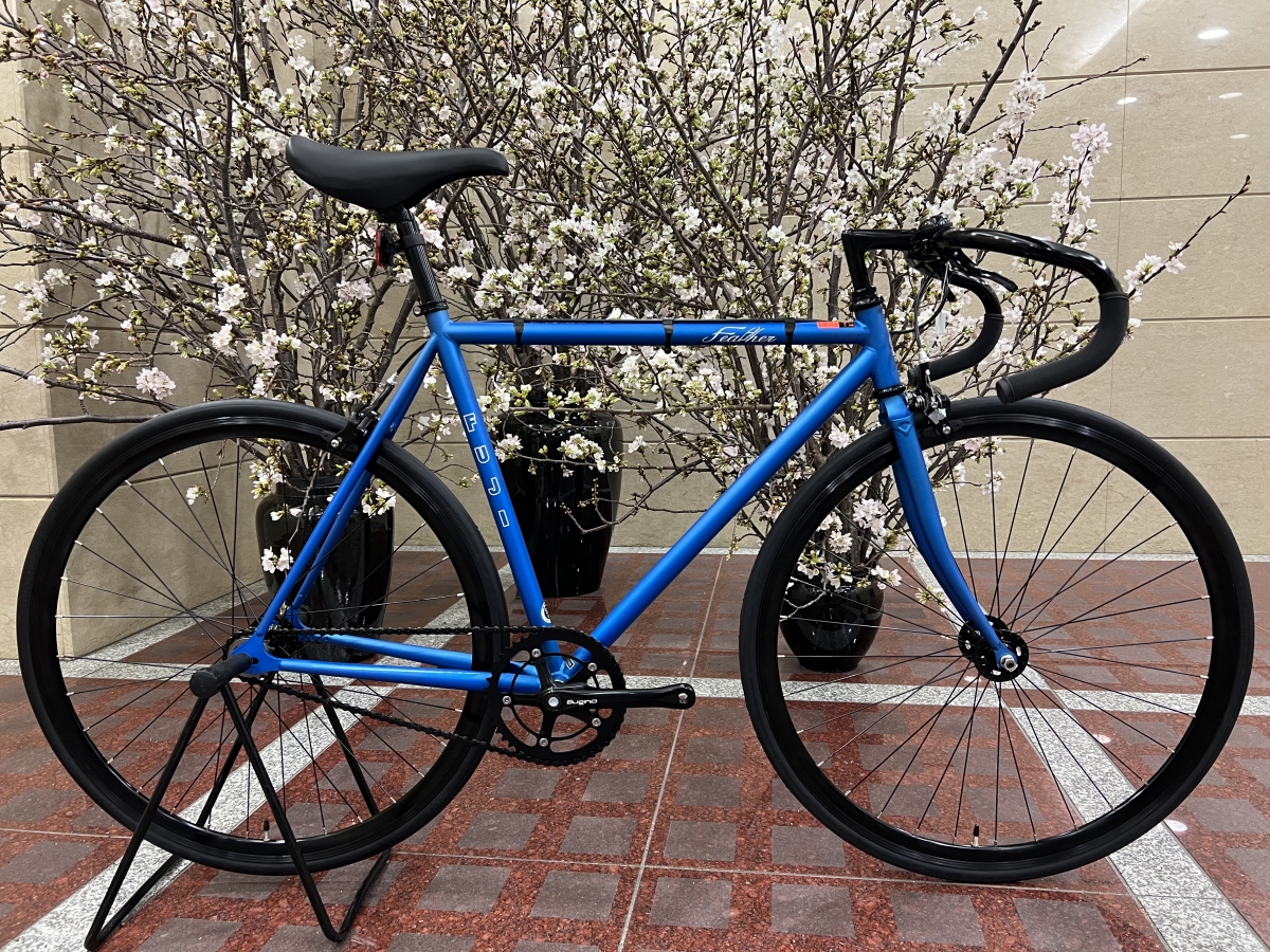 FUJI】定番ピストFEATHERの新色入荷ですっ！ | 大阪で自転車をお探し