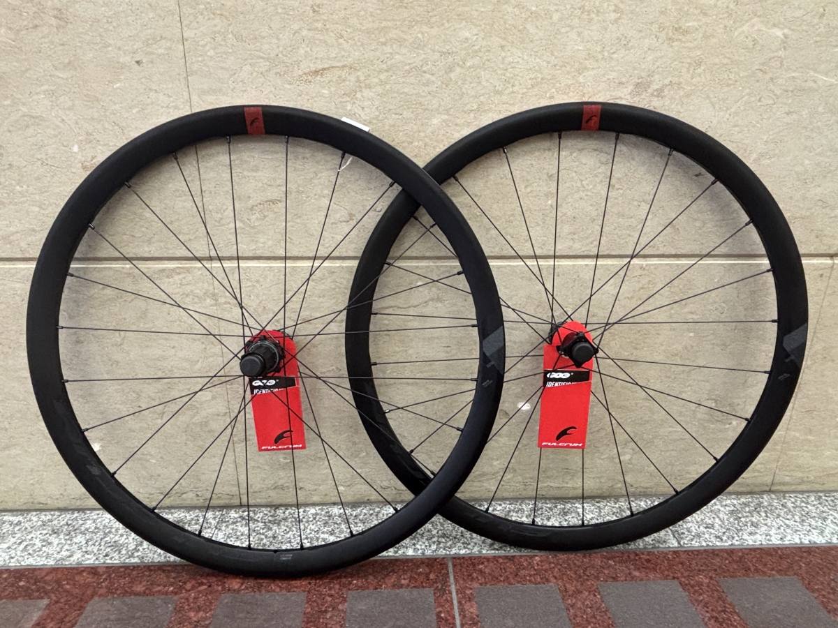 初めてのホイールカスタムに！】FULCRUM RACING 4 DB 2WAY FIT | 大阪