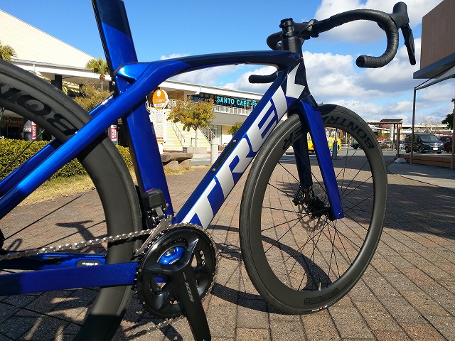 TREK】ボーナスで買うならこんな車体！MADONE SL6 DISC DI2 | Y's Road