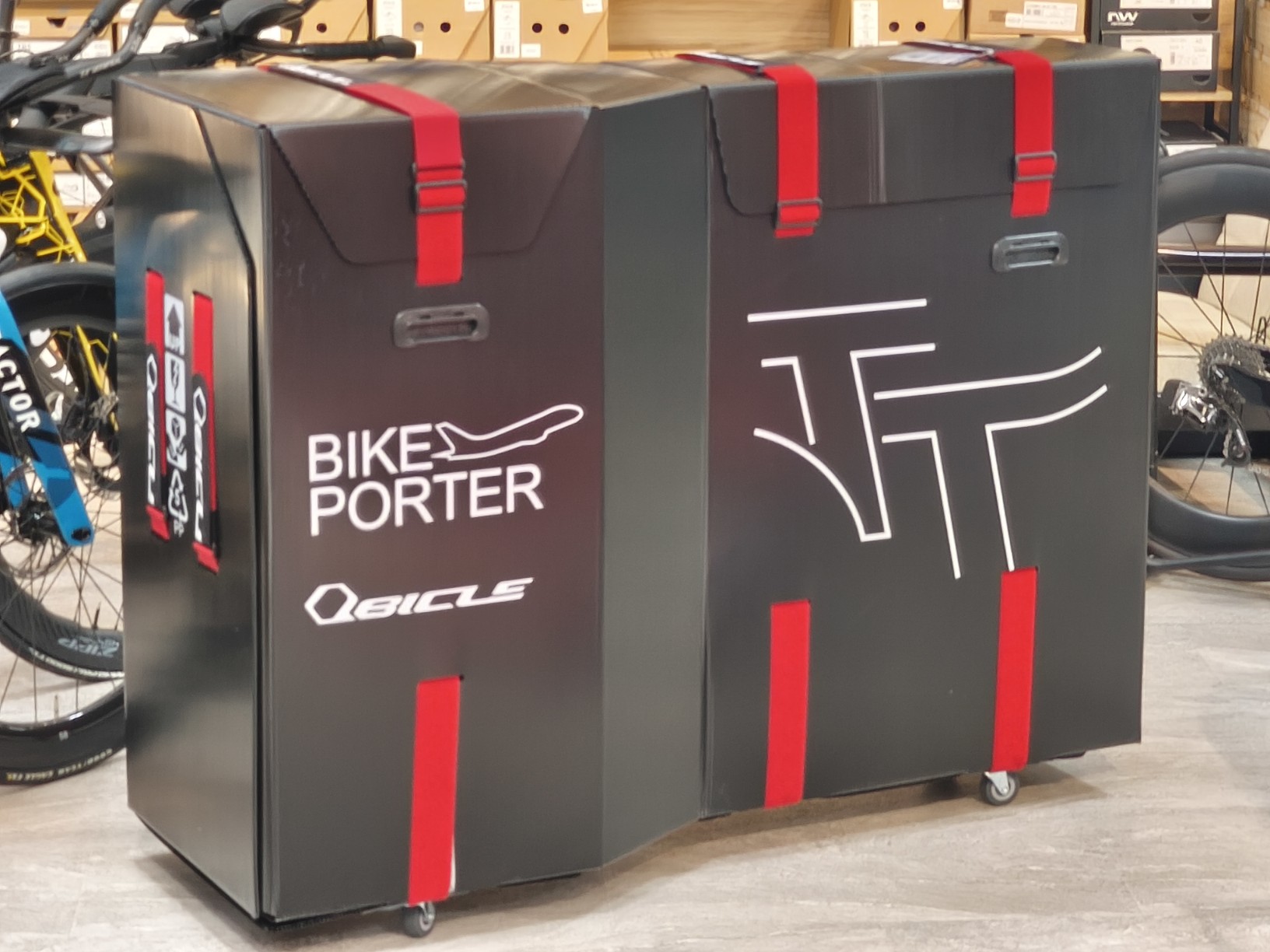 飛行機輪行で大活躍する輪行バッグ&ケース4種が新橋店に入荷いたしまし