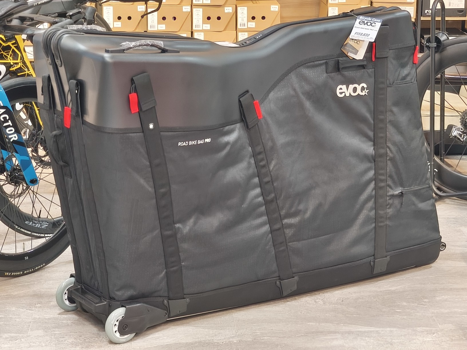 飛行機輪行で大活躍する輪行バッグ&ケース4種が新橋店に入荷いたしまし