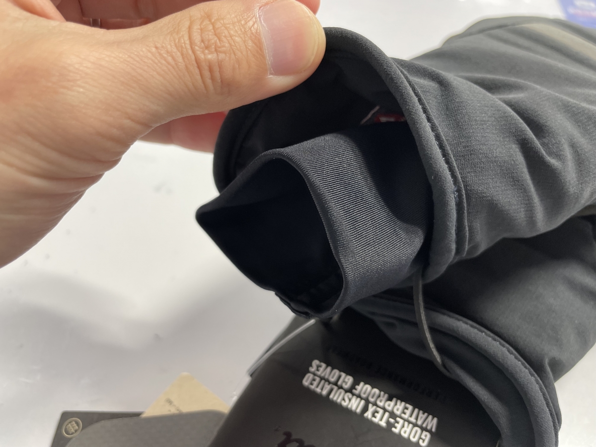 RAPHA】最強クラスの防寒力！雨でも平気な厳冬期グローブ！ | サイクル