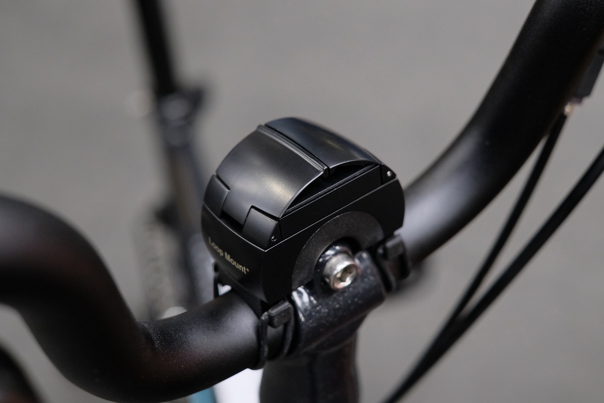 LOOP MOUNT】デザイン性抜群！TWISTスマートフォンホルダー | 上野