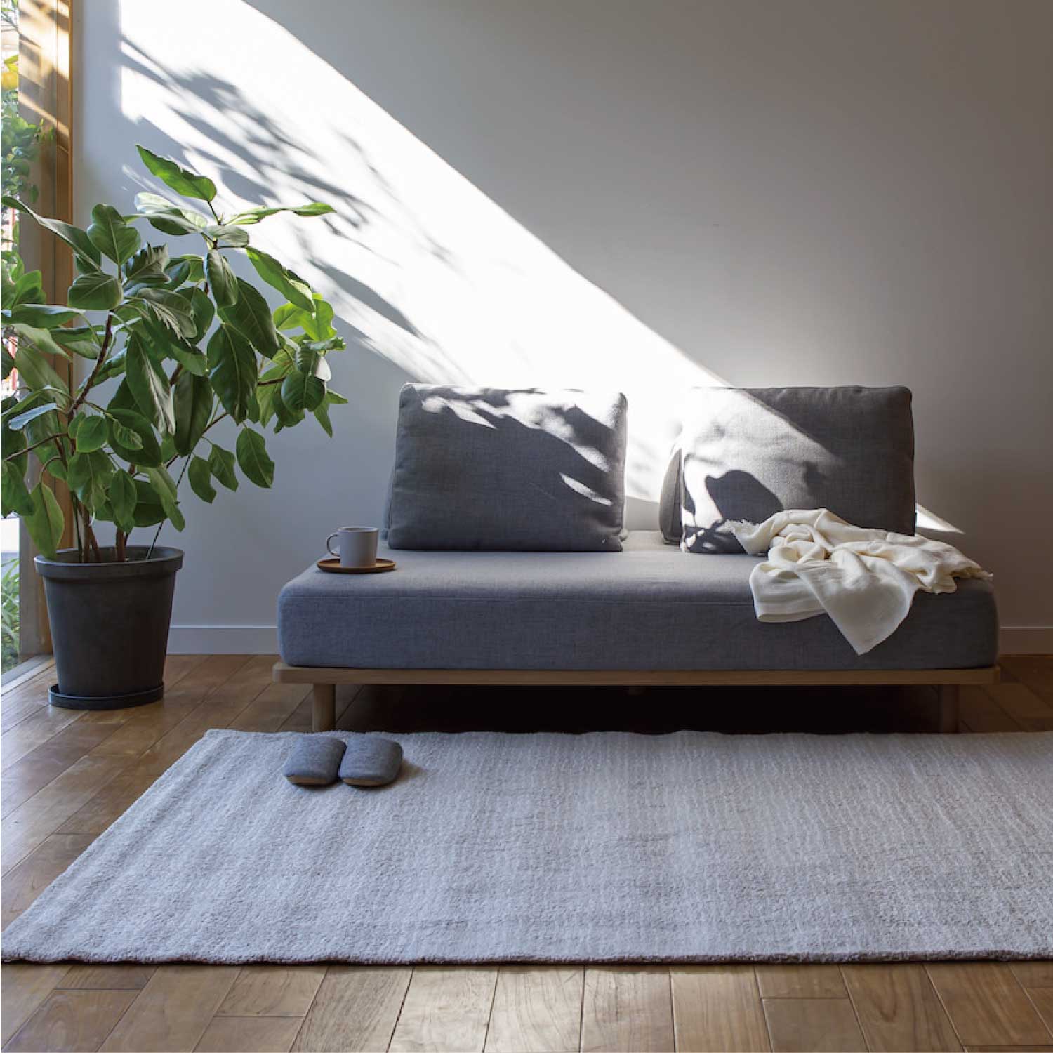 無駄のないソファ | 背 | おしゃれな無垢家具の通販【Y's DAY Online