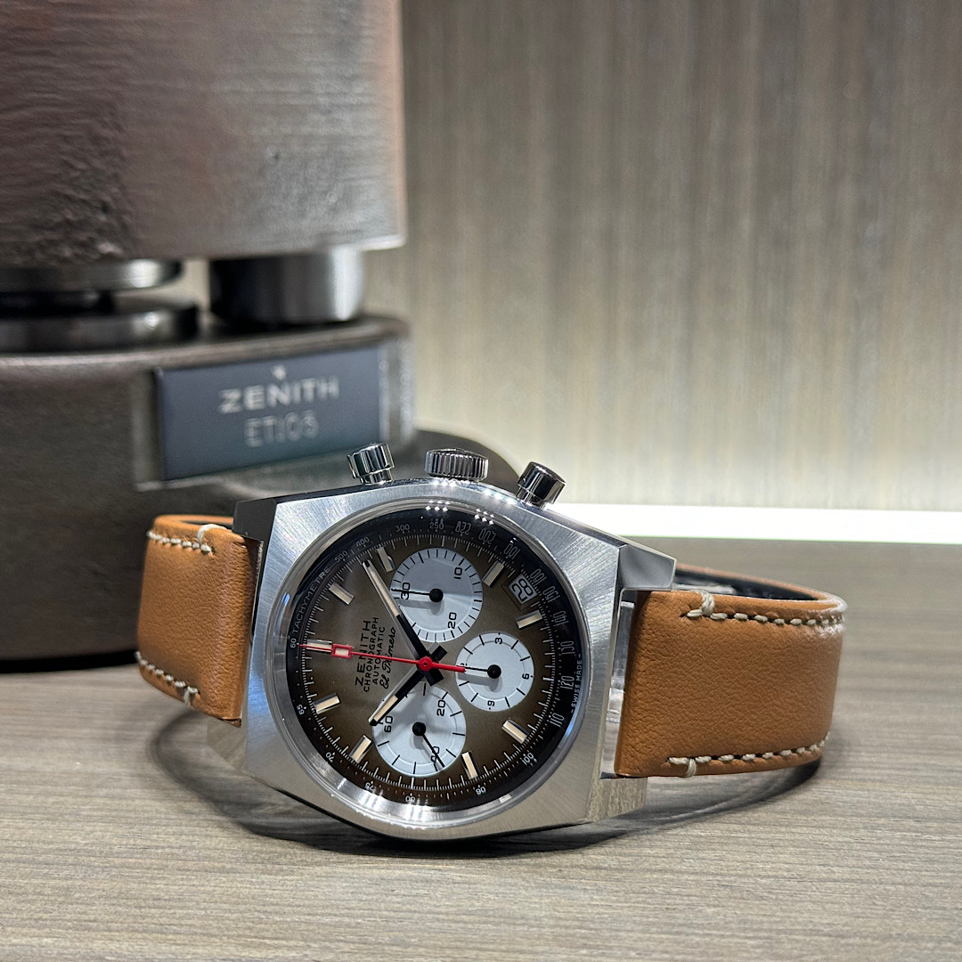 歴史的モデルを忠実に再現！時計業界初のグラデーションダイヤルを採用