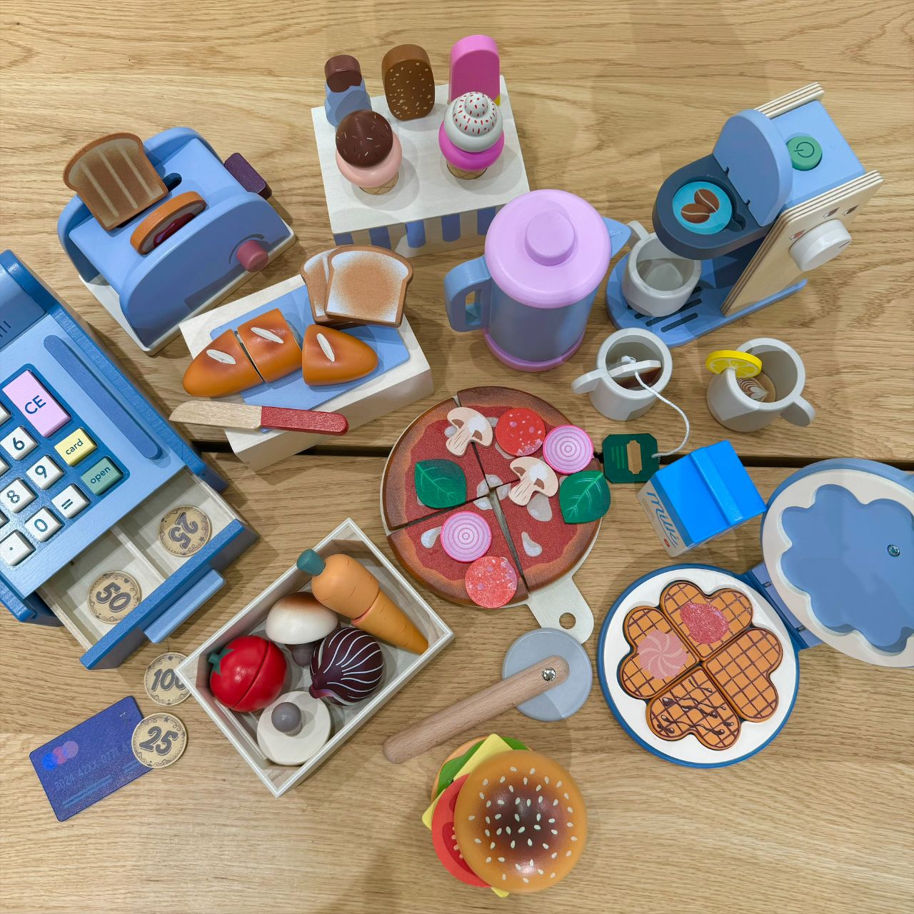 全部が木！？ | イオンモール鶴見緑地ストア | フライング タイガー