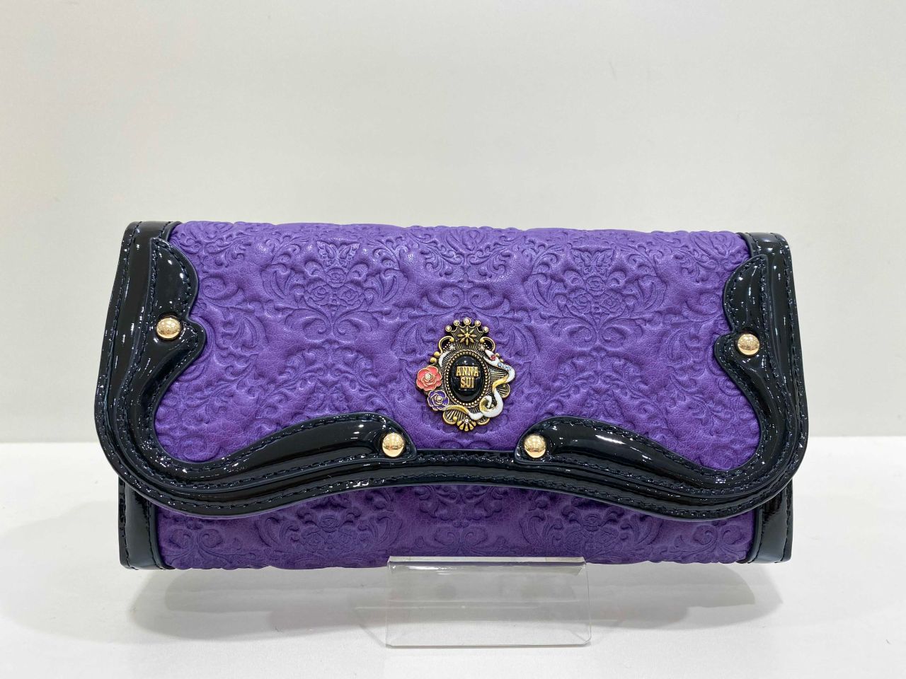 ANNA SUI(アナスイ)白蛇モチーフ新作財布！最強開運日にいかがですか
