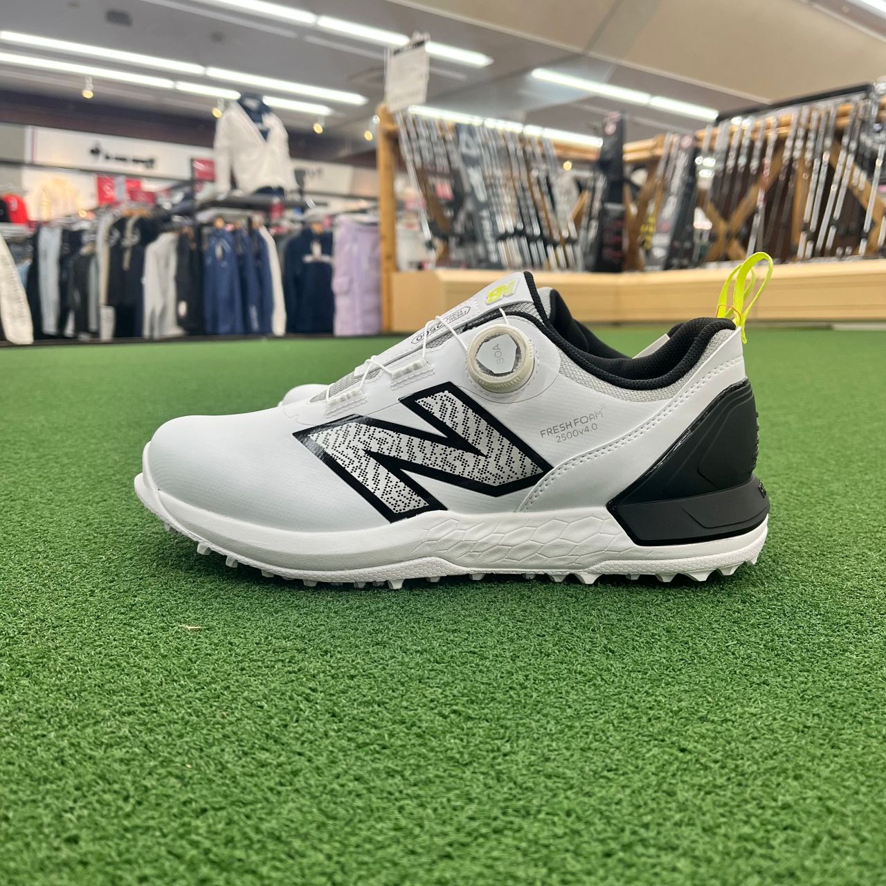 ニューバランス】ゴルフシューズ2500v4シリーズ発売！18ホール回っても