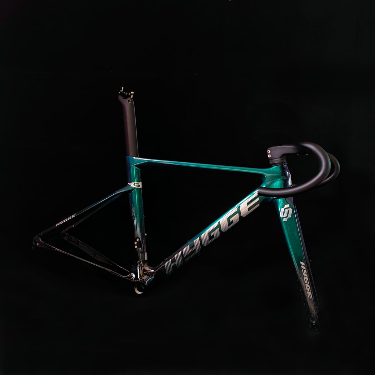 HYGGE エアロダイナミック EPS 成形カーボンフレーム MODEL S CARBON