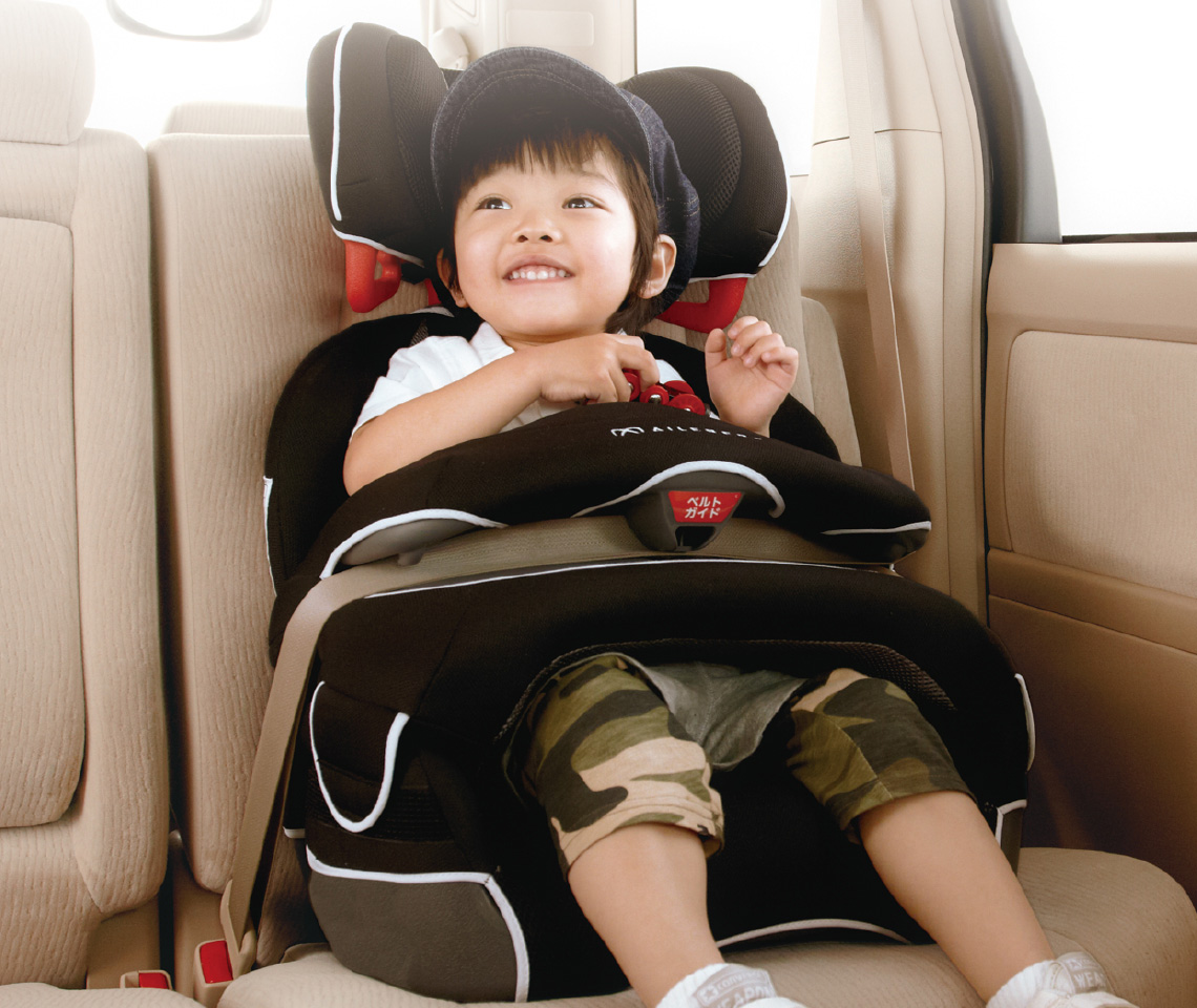 SARATTO3 STEP （1才から11才頃まで使えるジュニアシート