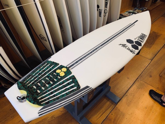 NECKBEARD2」CHANNEL ISLAND カスタムとストックボード | サーフィン