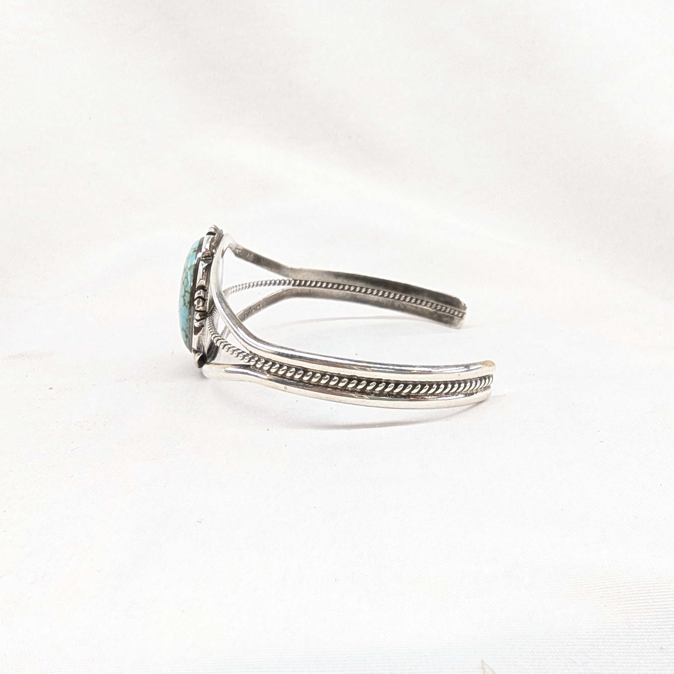 ドライクリークターコイズバングル 《Navajo族》ワイヤーワーク