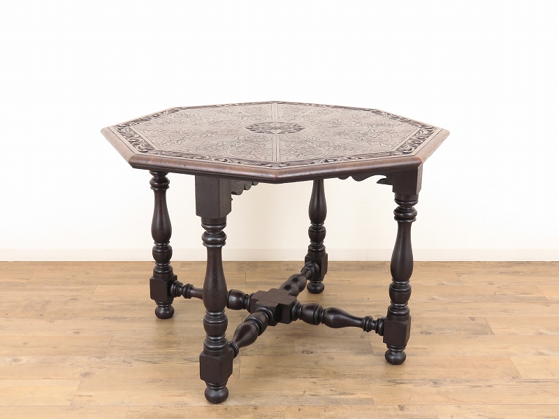 八角形のカーブドテーブル / 花台 イギリスのアンティーク家具（6月28