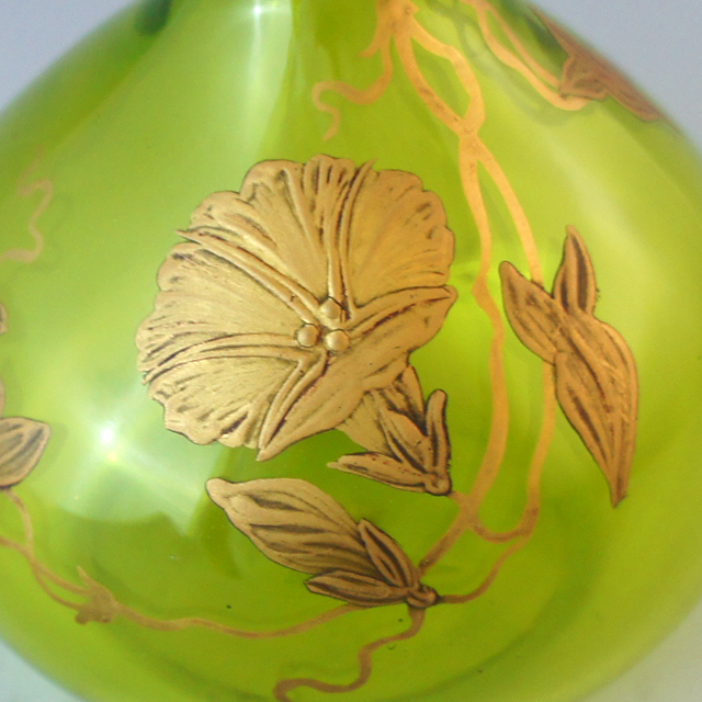 オールドバカラ「朝顔文様 緑色ガラス 瓢箪花瓶」《アンティックかとう》