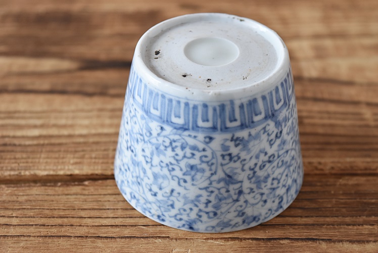 古伊万里 染付 花唐草 蕎麦猪口 - 生活骨董と古布のアンティーク