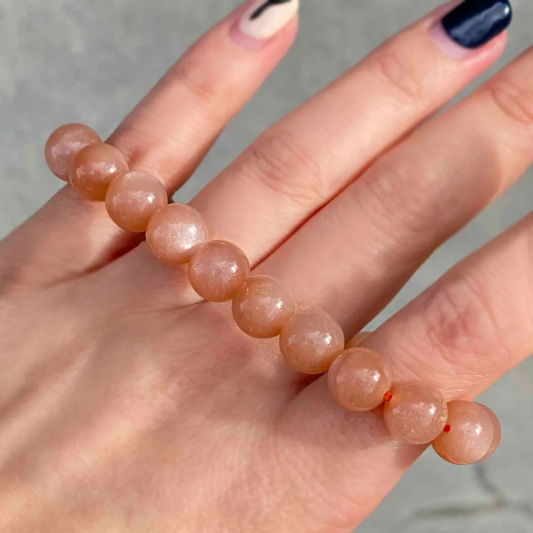 2つの輝きを楽しめるオレンジムーンストーン - 石の音ブログ