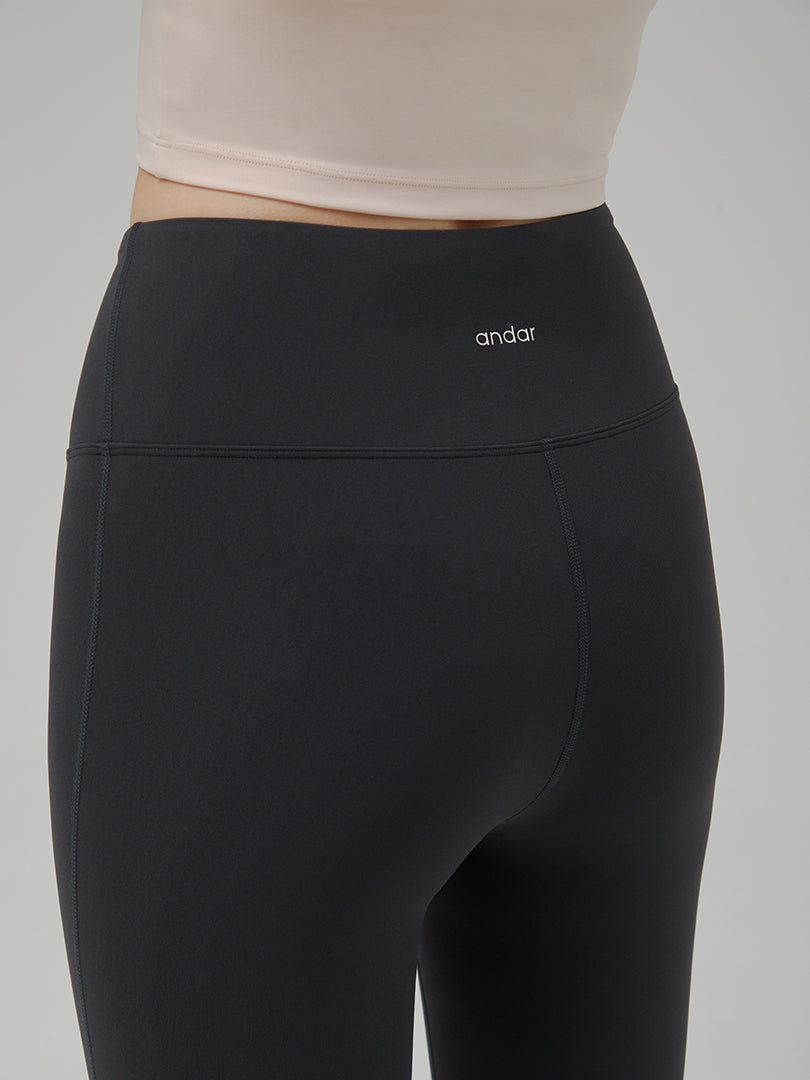 andar＊シャロンフレアレギンス M 黒 andar＊シャロンフレアレギンス M