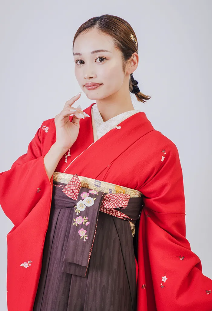 赤小花ちらし×茶kansai矢絣 | 卒業式袴レンタルのアンジュ