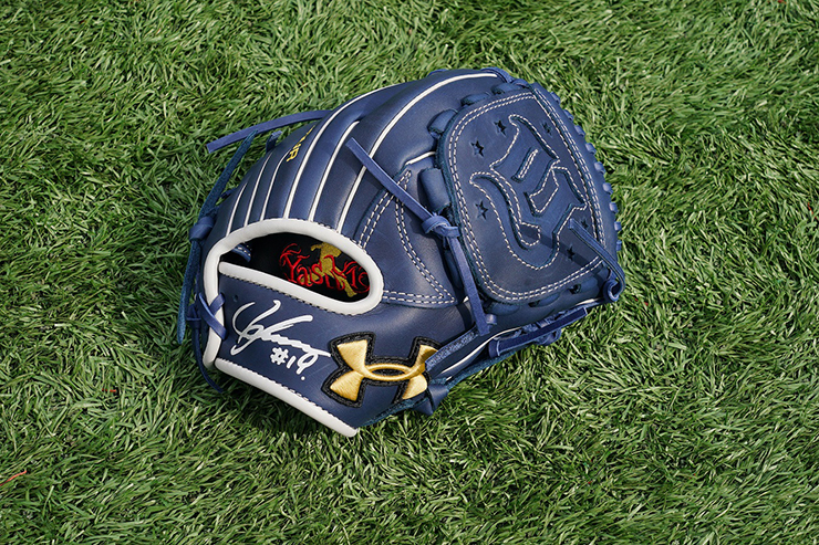 今シーズンも『夢に向かってJUMP!!山﨑康晃グローブプレゼント』実施