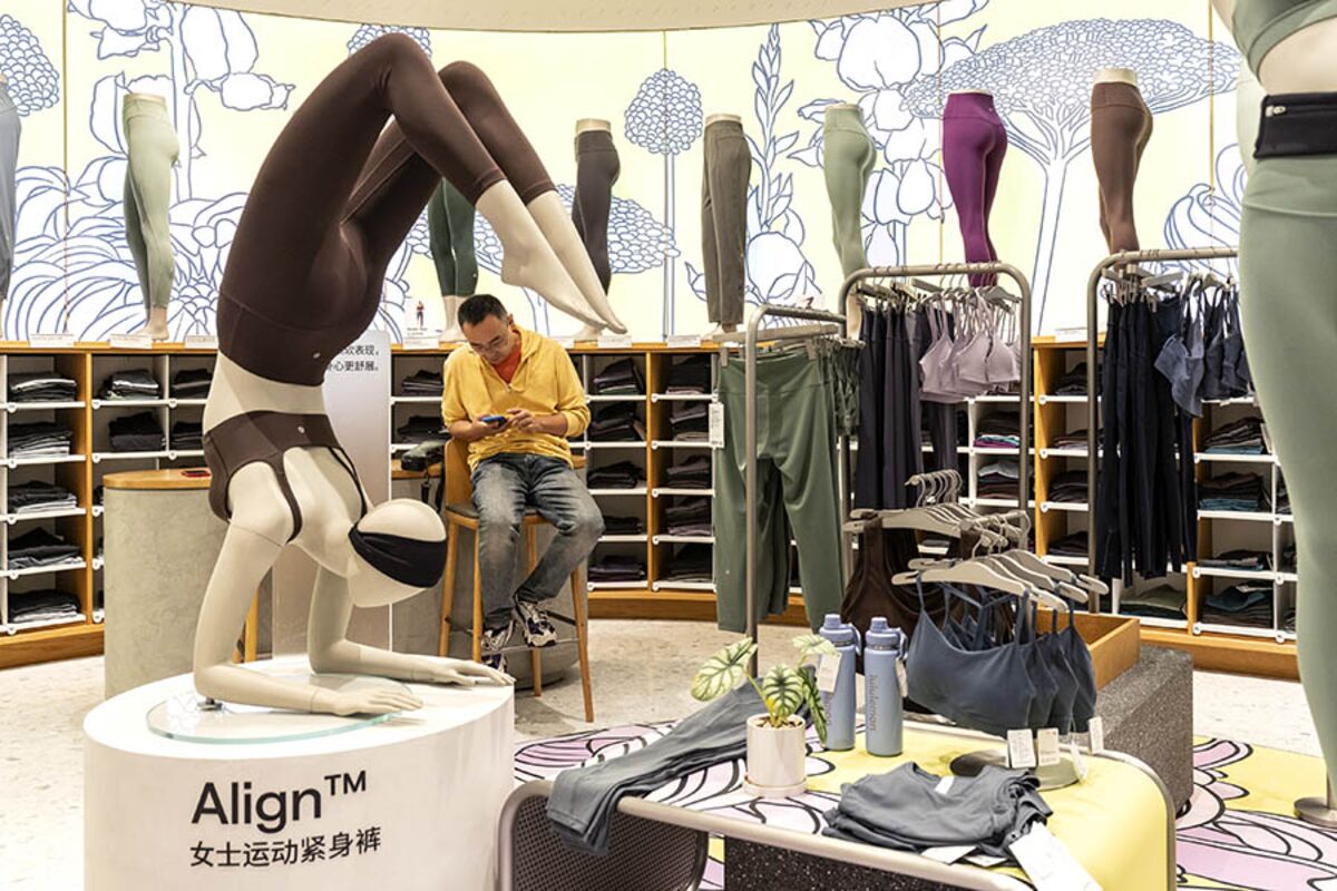 ルルレモンが不景気の中国で快進撃、ヨガパンツ2.3万円でも大ヒット