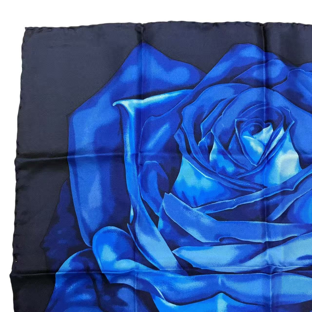 極美品 GUCCI グッチ ブルーローズ シルク スカーフ ブルー - メルカリ