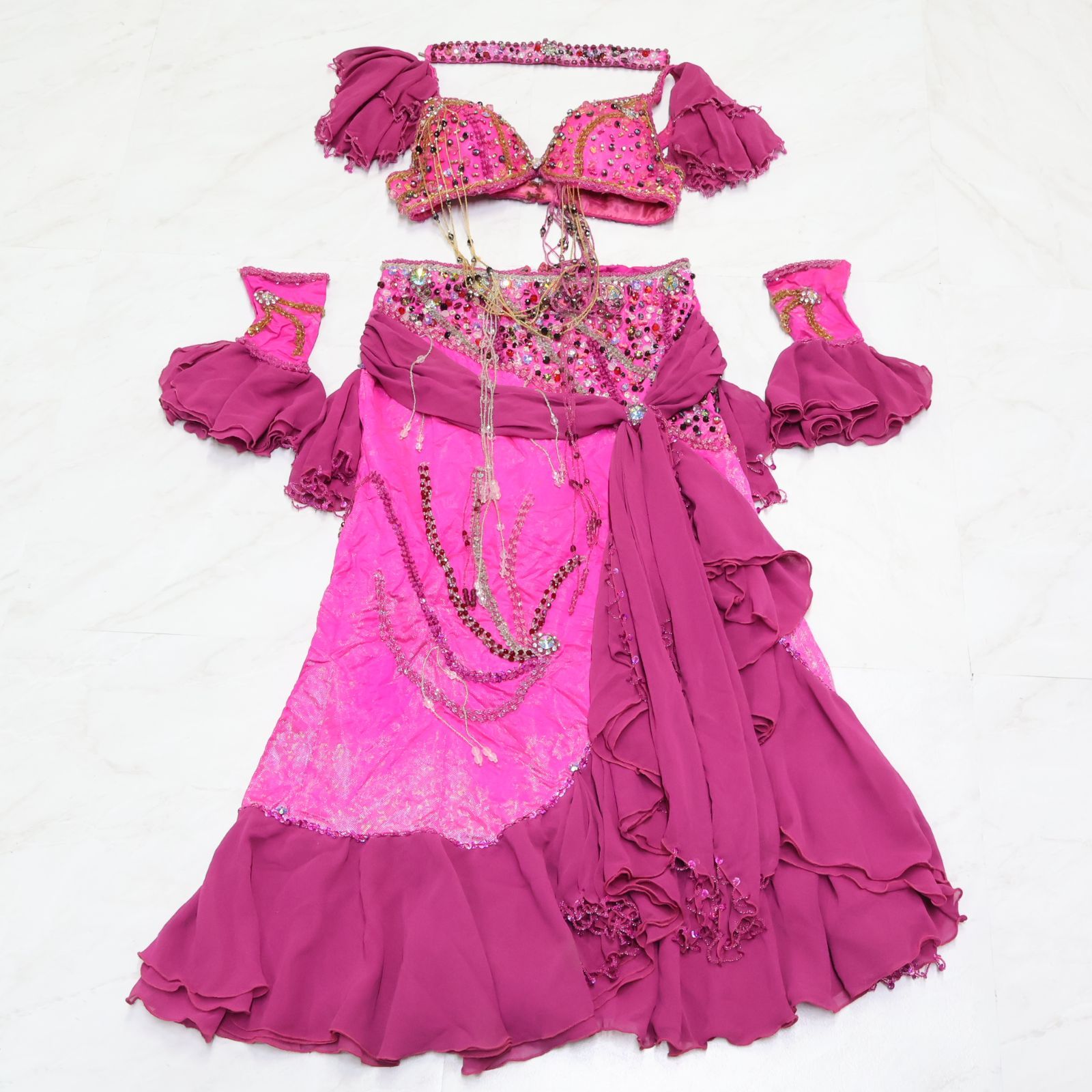 ベリーダンス用 オリエンタル衣装】ショッキングピンク ビーズ 花柄
