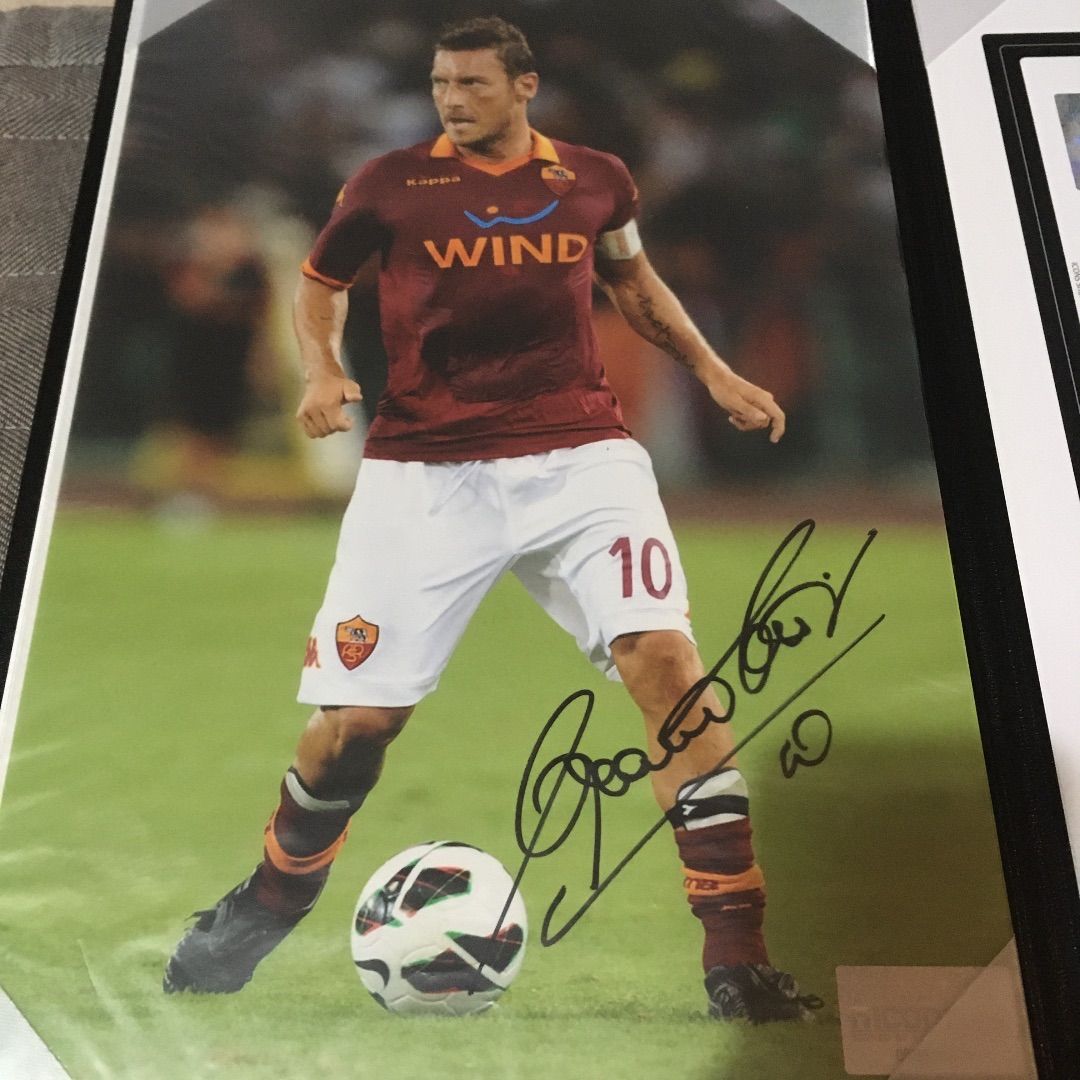 保証書付】限定販売トッティ直筆サイン入り イタリア代表 サッカー