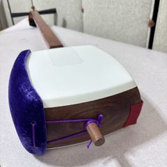 □【綺麗】津軽三味線 花梨 丸打胴 人工皮 棹幅:約3.1cm - メルカリ