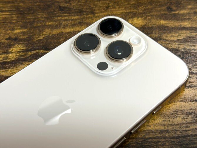 iPhone 16 Pro デザートチタニウム 128GB」がやってきた！開封の儀から