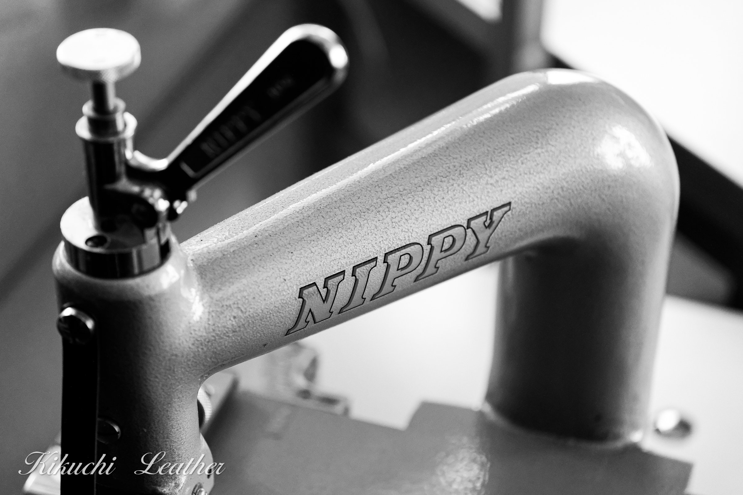 レザーと暮らす。｜革職人が使う革漉き機入門編｜KIKUCHI LEATHER