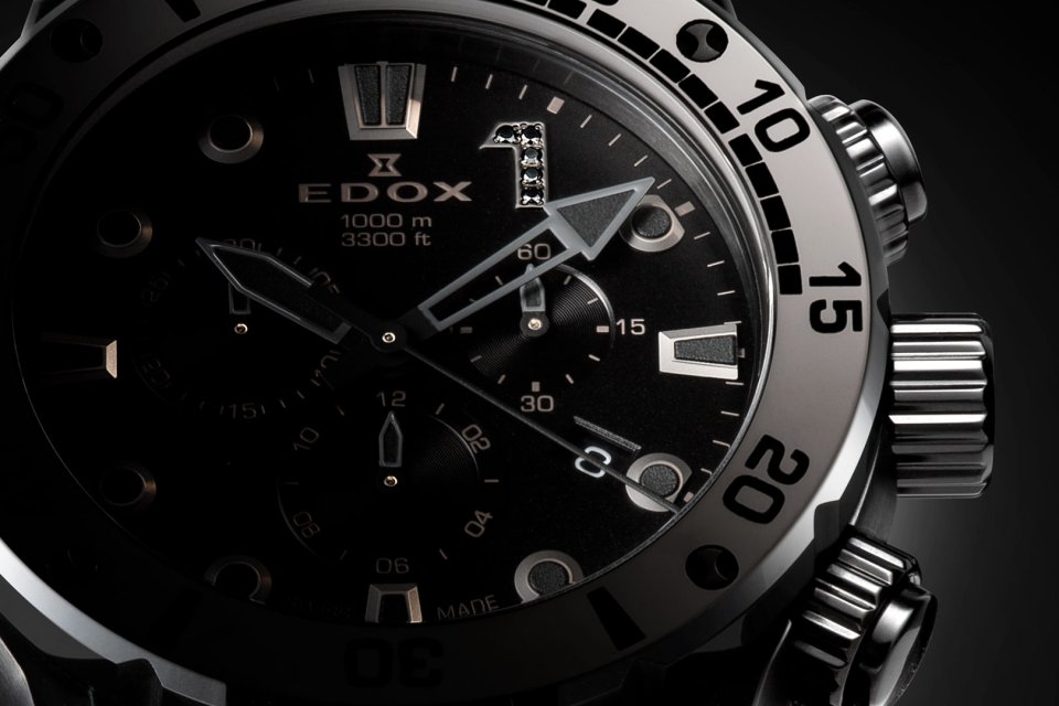 エドックスがオールブラックの『クロノオフショア1』日本限定を発売