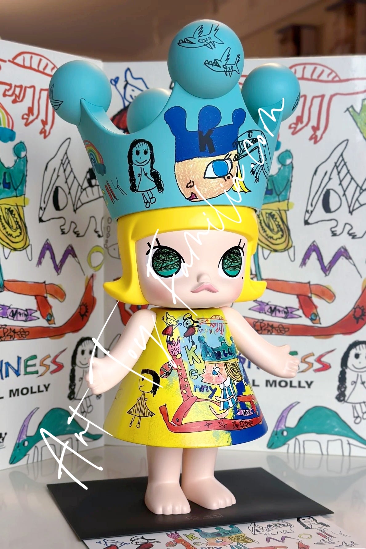 400% MEGA Royal Molly 400% Childishness | POP MART – Art Toy Familia