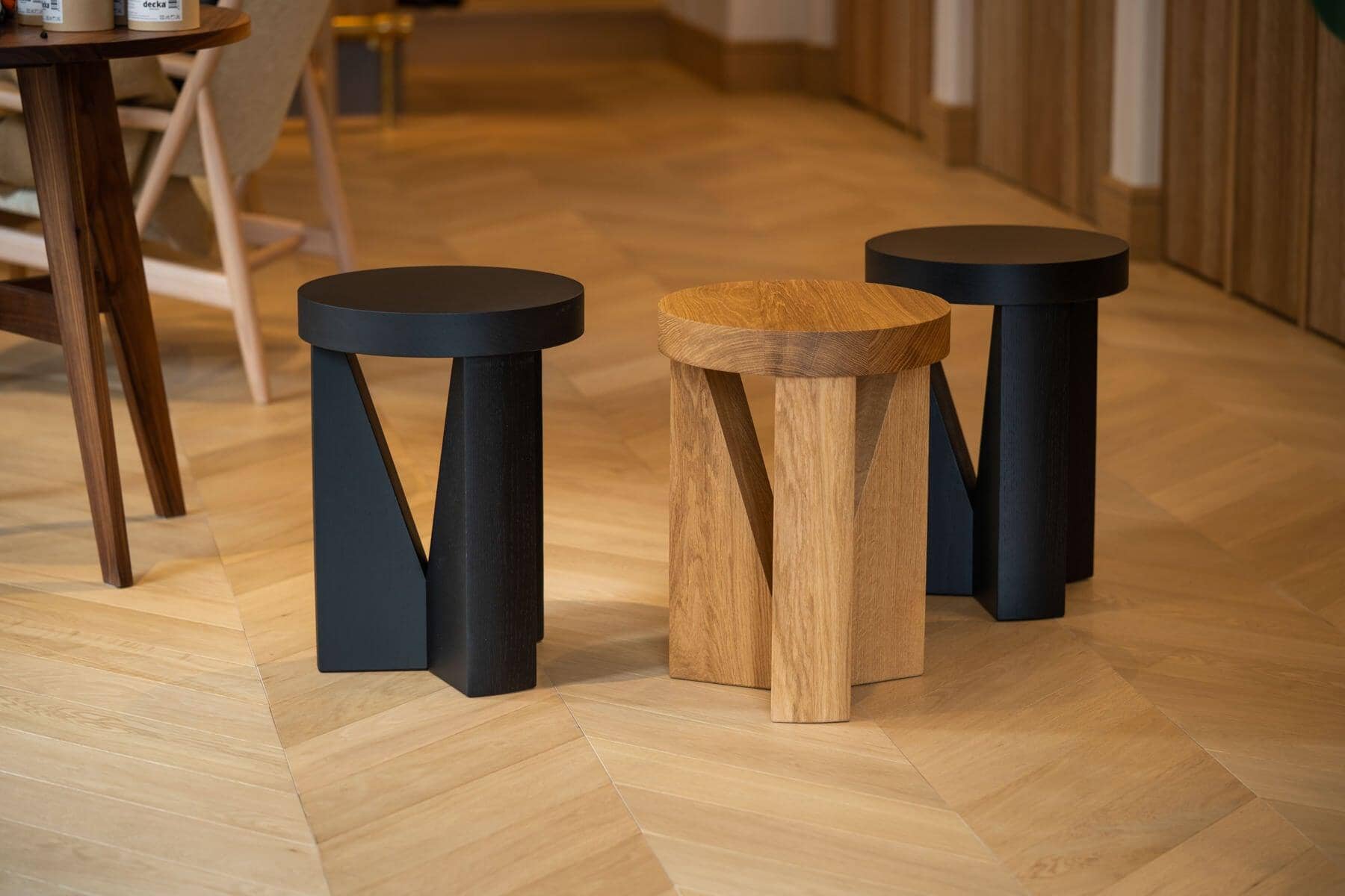 コンスタンティン・グルチッチのスツール MC20がヨーロッパから届き