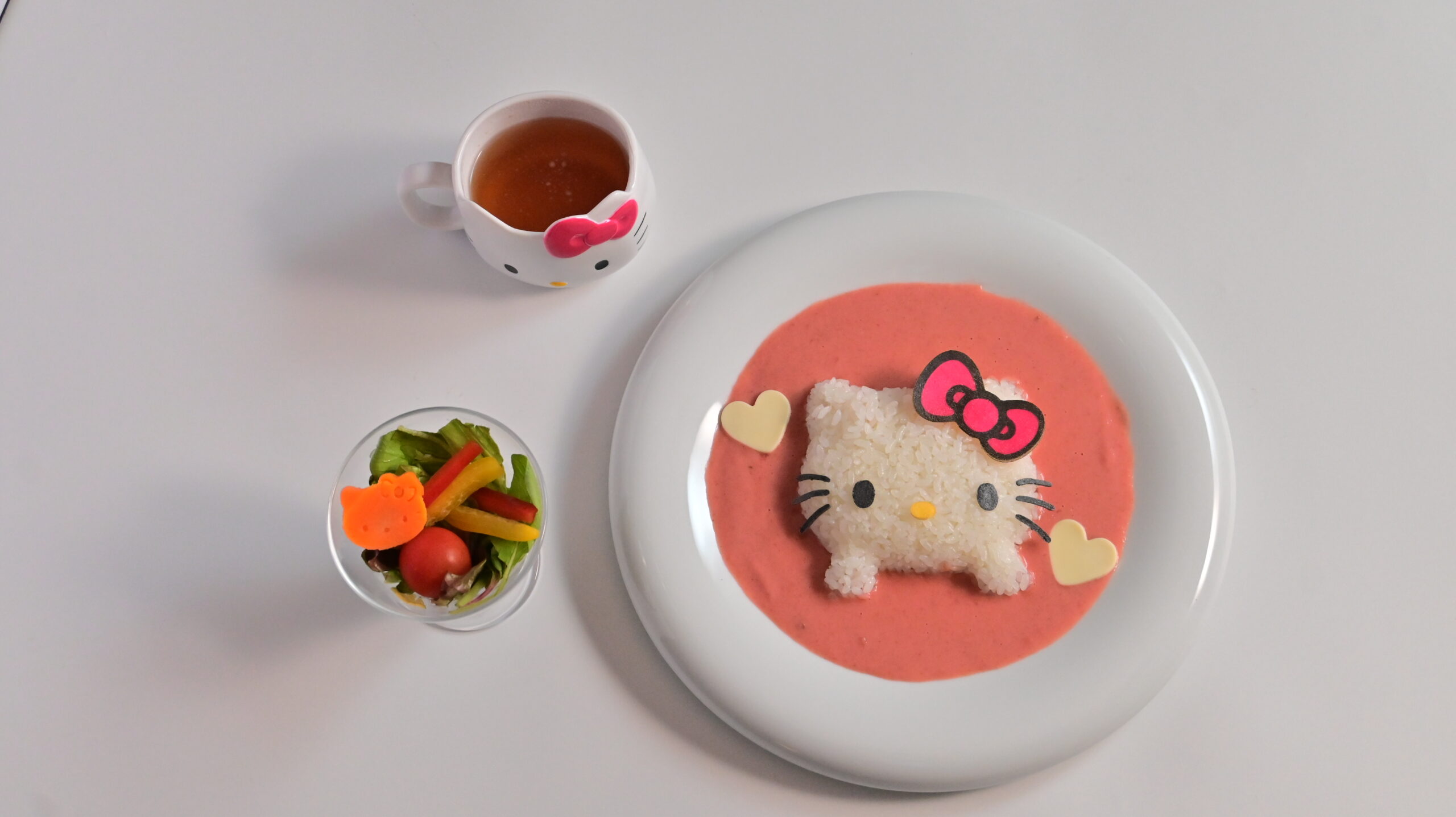 学生必見👀】ハローキティのピンクカレー！？淡路島の「レストラン