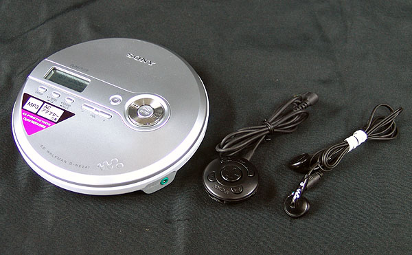 SONY WALKMAN【D-NE241 S】ソニー MP3フォーマットCD対応 ポータブルCD