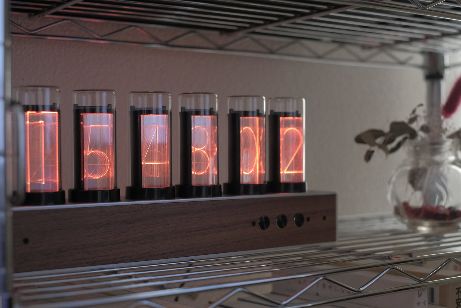 ニキシー管時計はなぜ高い？価格が高い理由とLEDニキシー管風時計