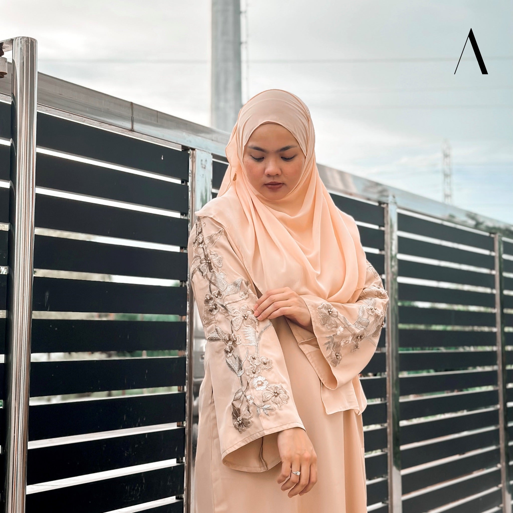 F012) Zahra - Sandy Brown Hibiscus – Azzara