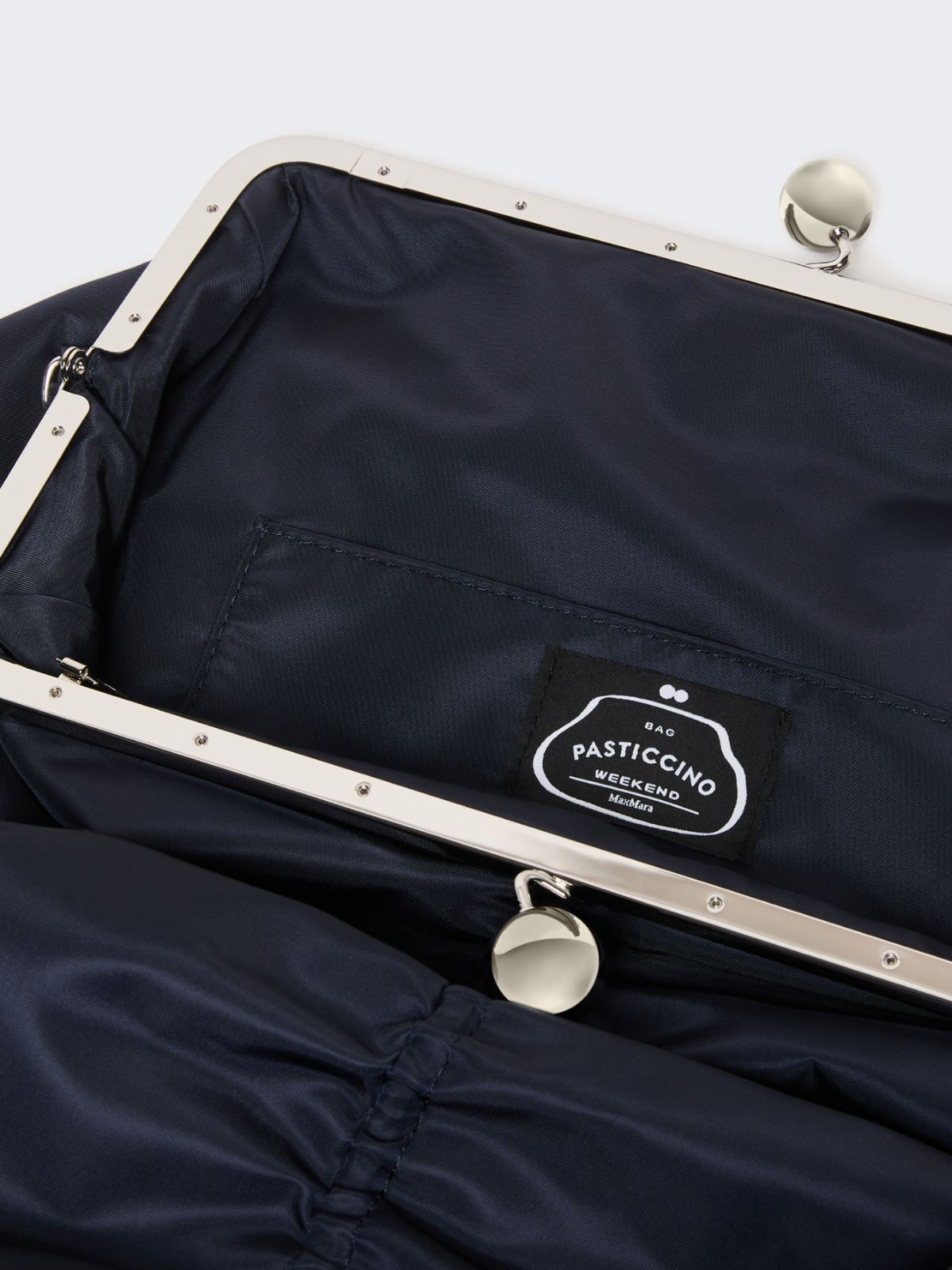 Extra-large technical gabardine Pasticcino Bag, ultramarine