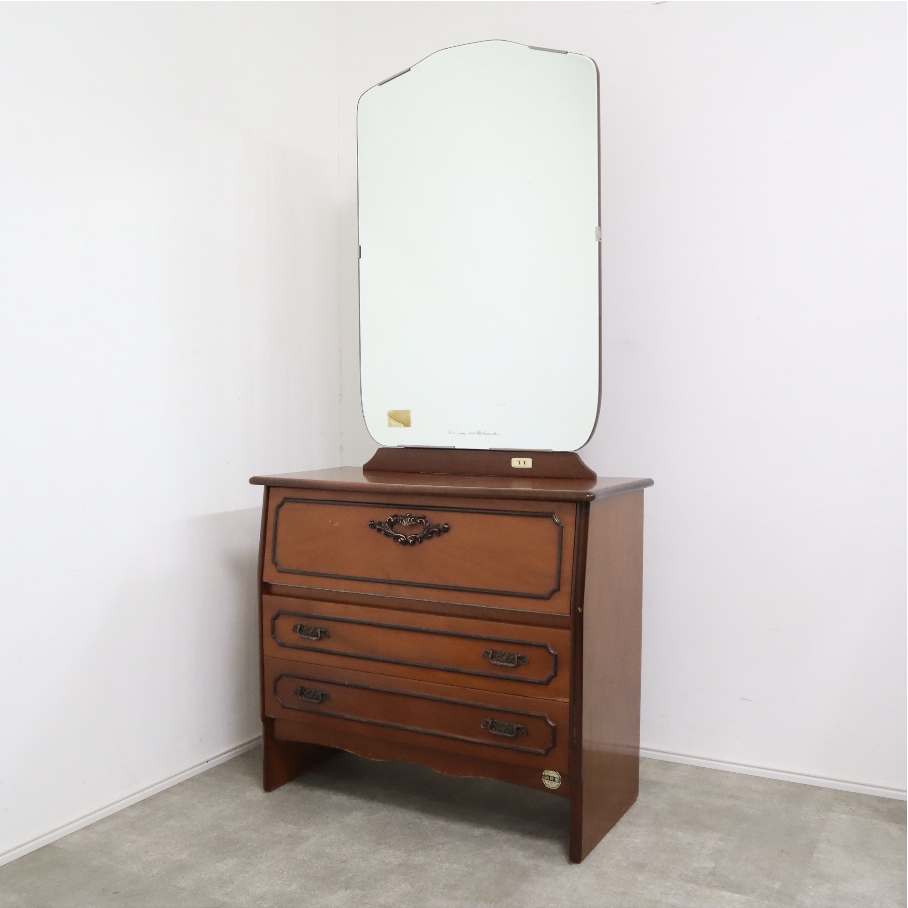 France miller（フランスミラー）社のアンティーク調ミラードレッサー