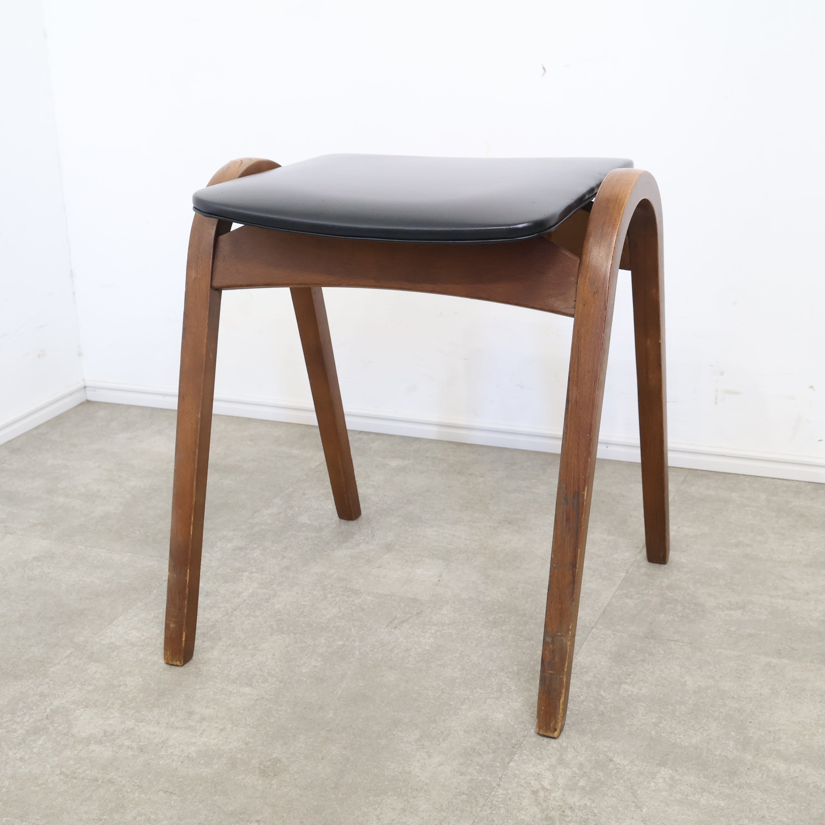 秋田木工「剣持勇」デザインのヴィンテージスツール No.2 – バナル