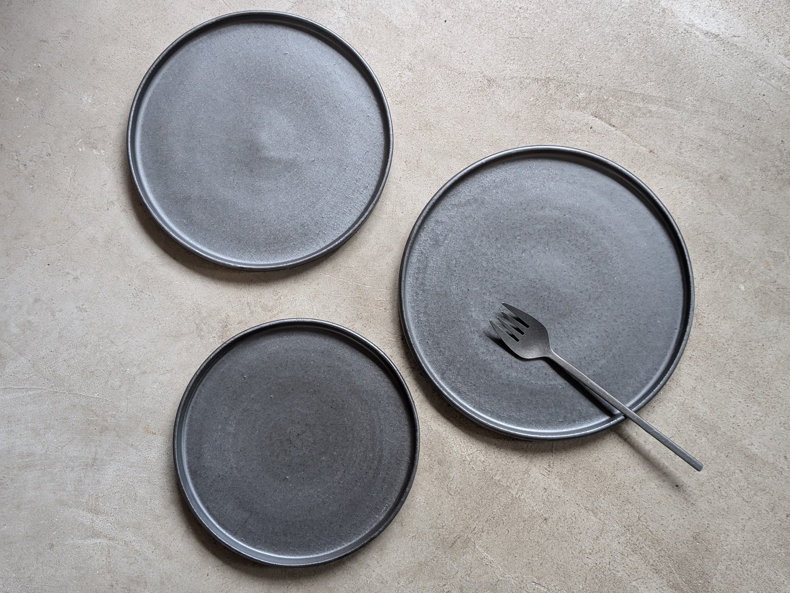 信楽焼 KUROスタックトレイ プレート21cm | HARVEST | inoya | Basic