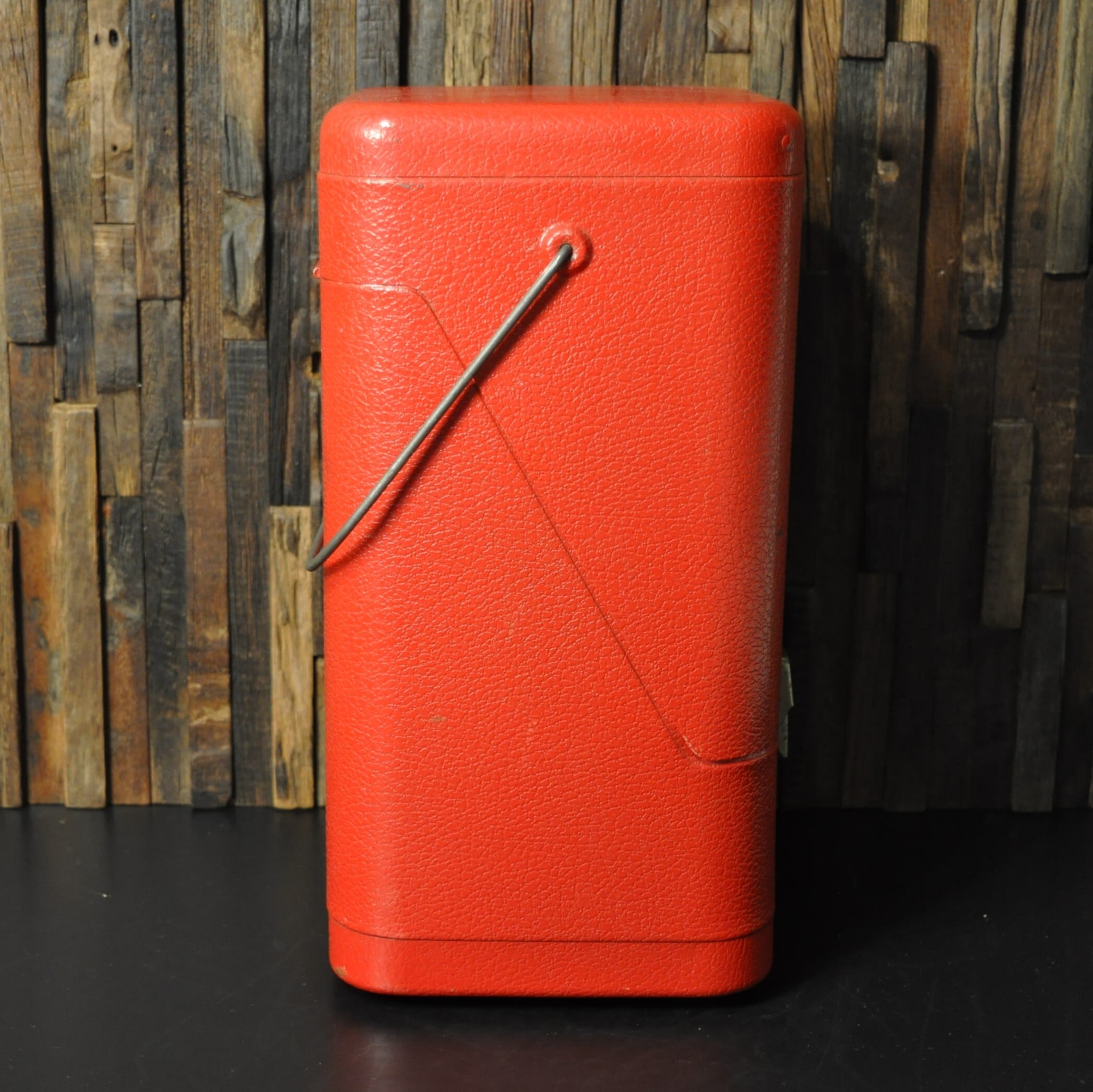 コールマン ガルウィング メタルケース レッド ビンテージ 200系適合