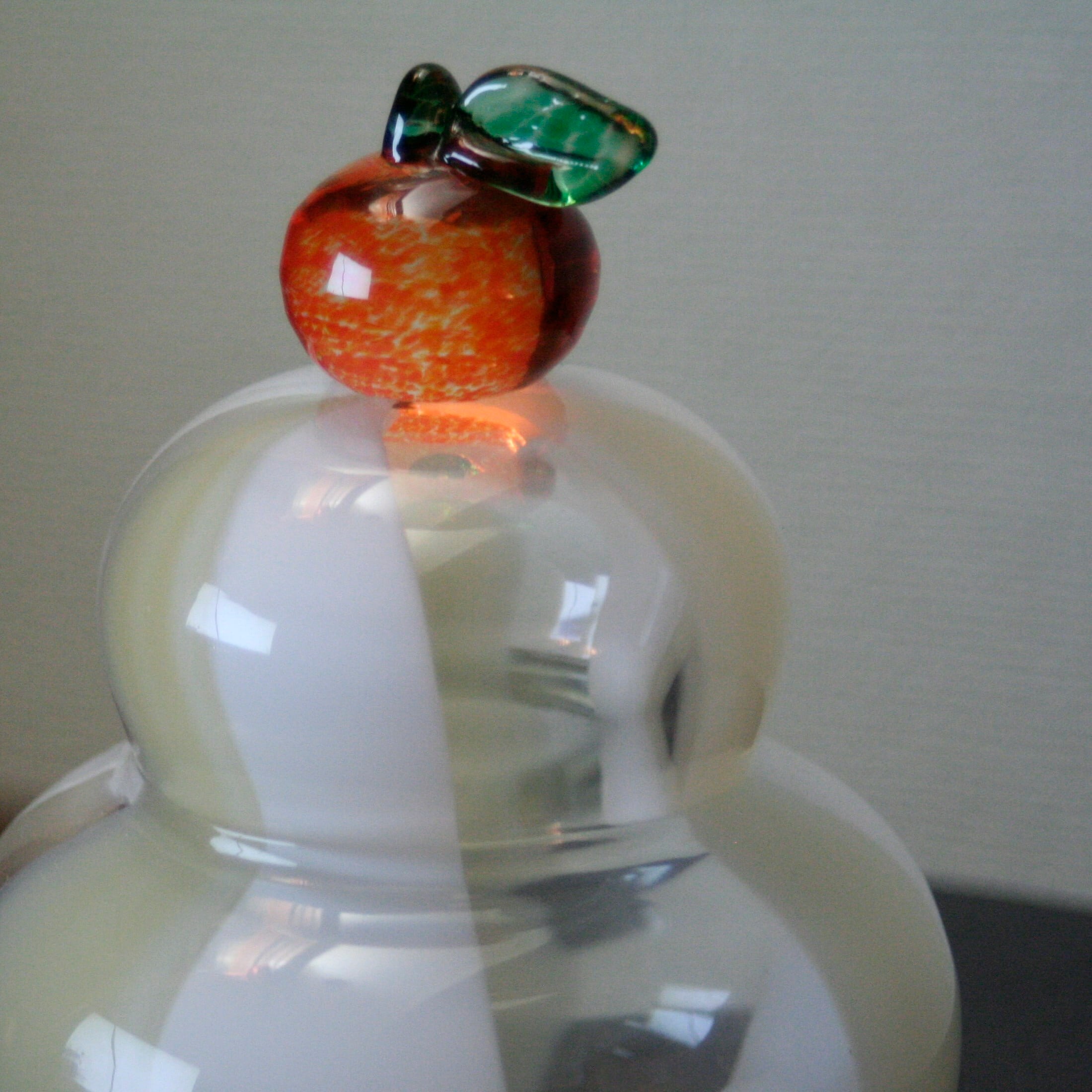 ガラス 鏡餅 白 (高さ 13 cm) (扇のお飾り付) | TSUNE;田中恒子の器