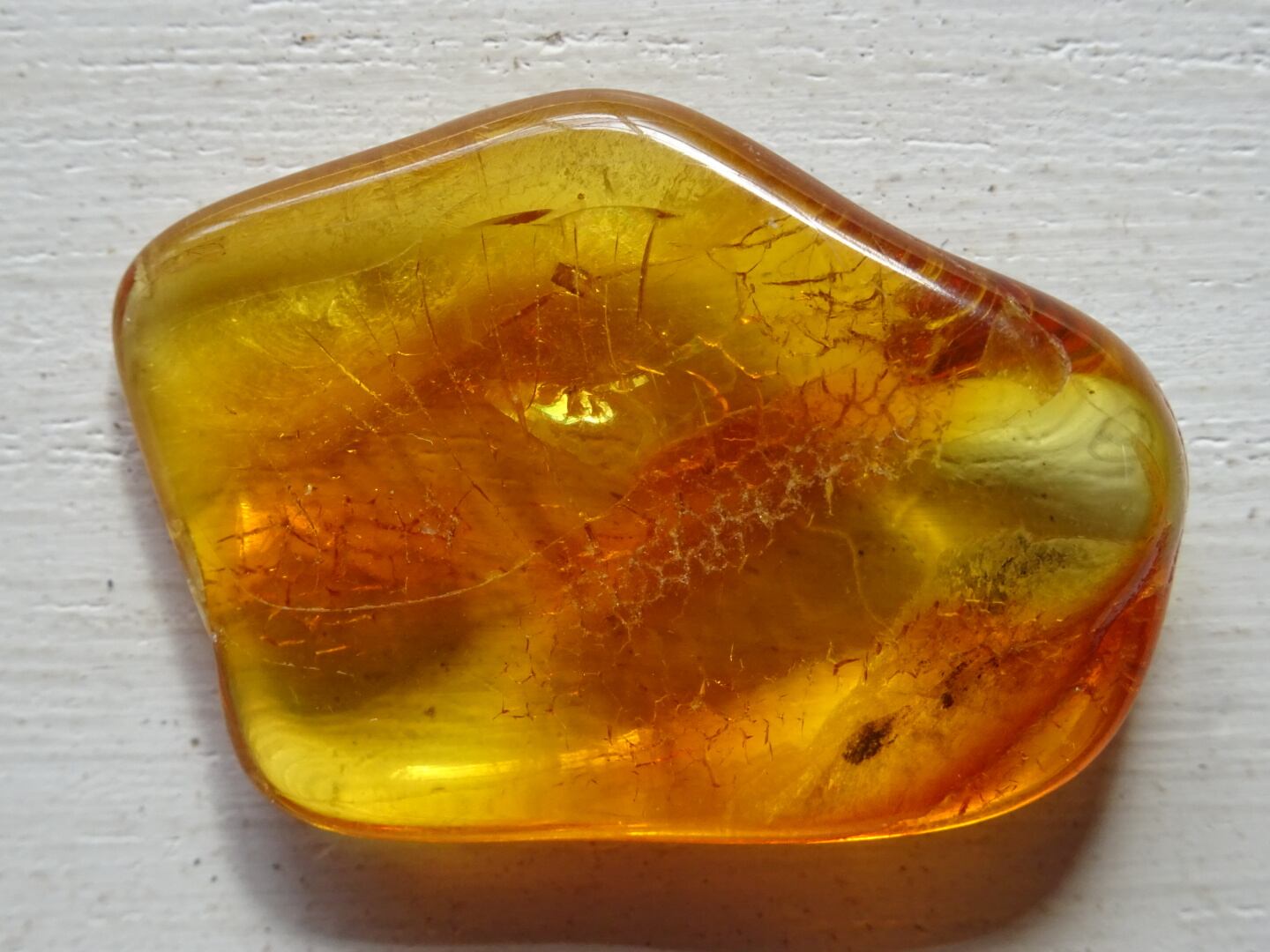 バルト海の琥珀（バルティックアンバー）No.4 ~蜜色の宝もの~ | 虹石屋